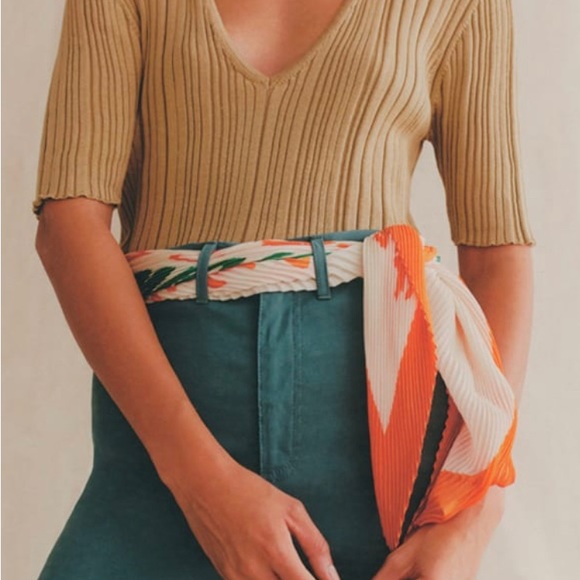 BALENCIAGA | 2018 Hong Kong pleated Scarf | NWT - Picture 3 of 8